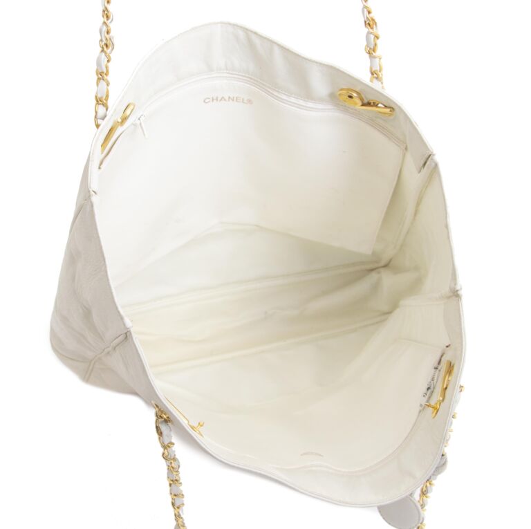 Chanel White Vintage Leather Tote Bag ○ Labellov ○ Buy and