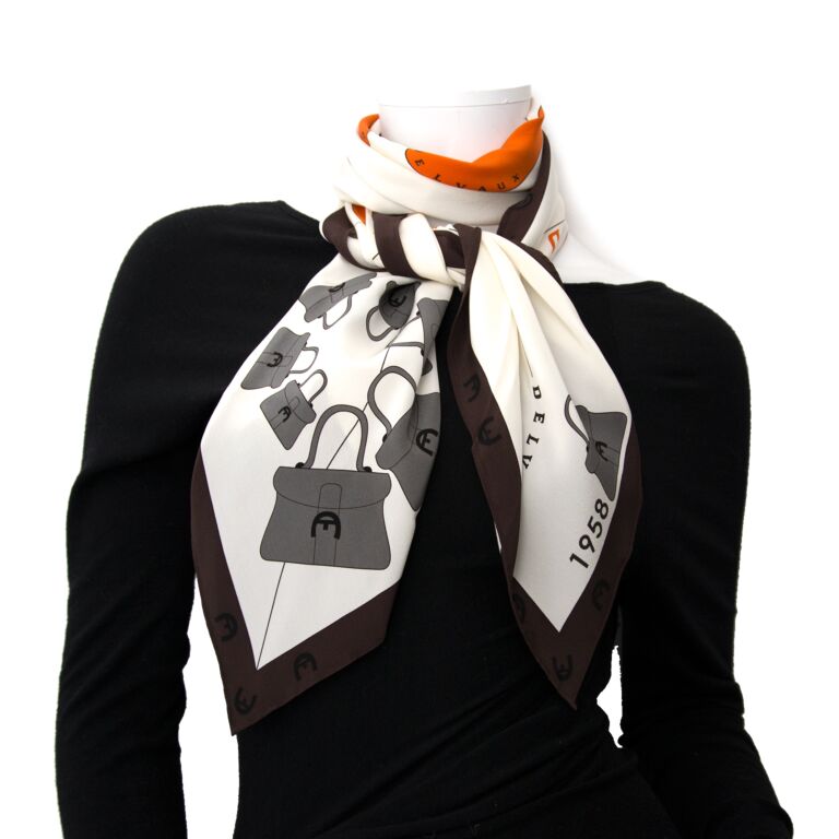 Delvaux Brillant Print Scarf ○ Labellov ○ Buy and Sell