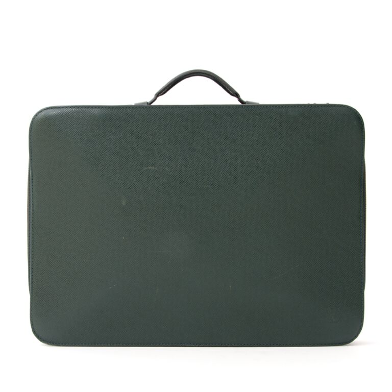 Louis Vuitton Porte Document Baltik Taiga Labellov Buy and