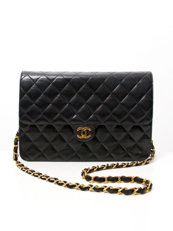 Vintage Chanel Black Quilted Flap Bag ○ Labellov ○ Buy and Sell