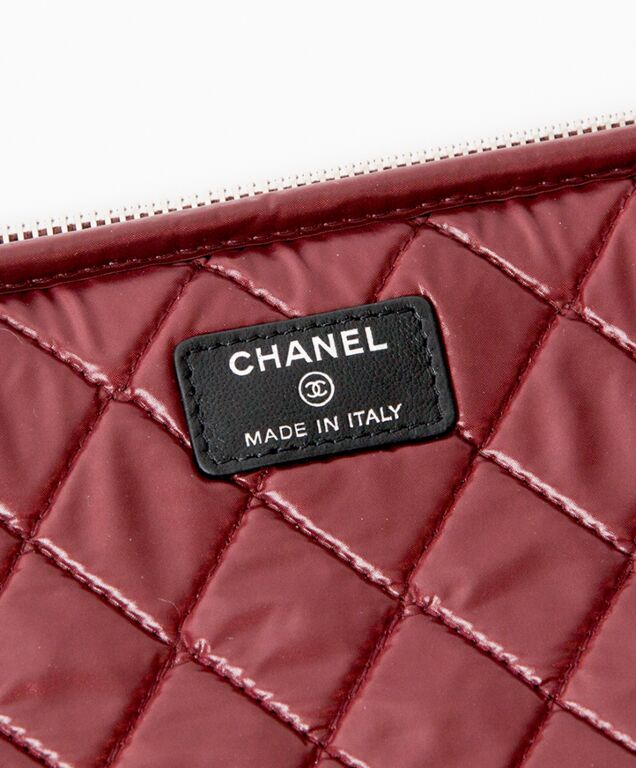 Chanel Black Quilted Patent Leather So Black 2.55 Reissue Card Holder Black  Hardware, 2019 Available For Immediate Sale At Sotheby's