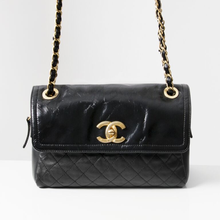 Chanel Flap Shoulder Bag ○ Labellov ○ Buy and Sell Authentic Luxury