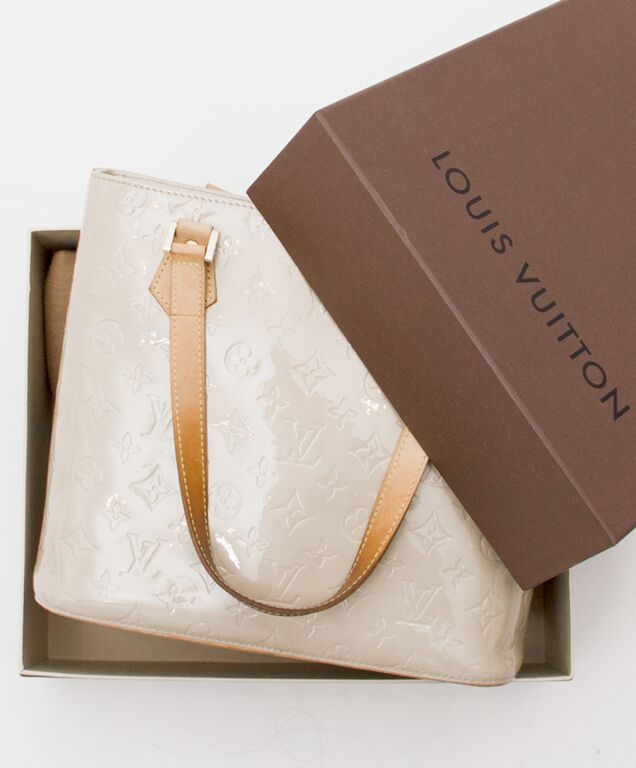 Louis Vuitton Louis Vuitton Houston White Vernis Leather Shoulder Bag