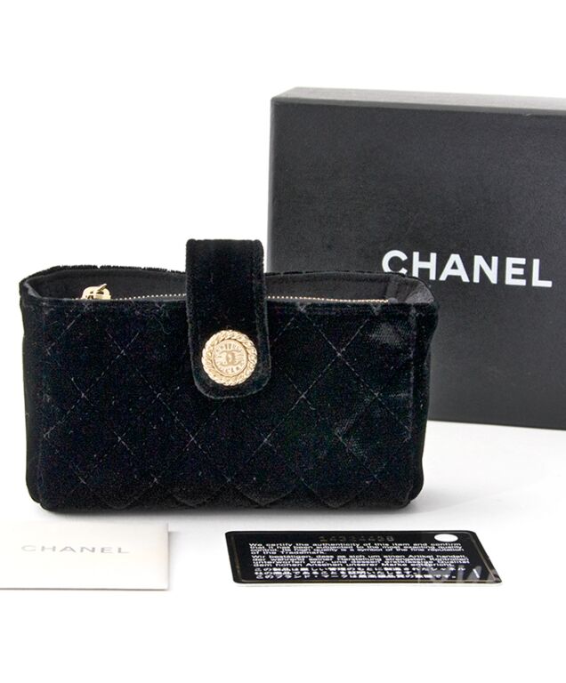 Chanel Black Quilted Velvet Mini Purse Clutch / wallet ○ Labellov ○ Buy and  Sell Authentic Luxury