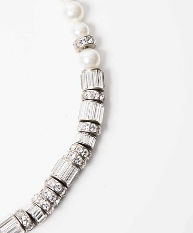 Chanel Pearl Necklace ○ Labellov ○ Buy and Sell Authentic Luxury