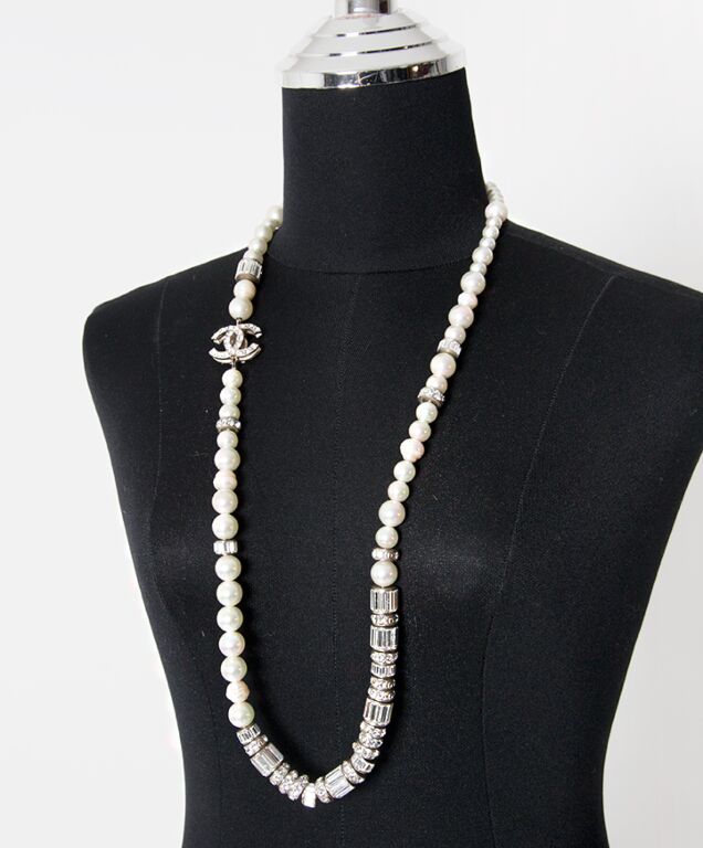 Vintage Chanel Faux Pearl Necklace With CC Rhinestones - Etsy