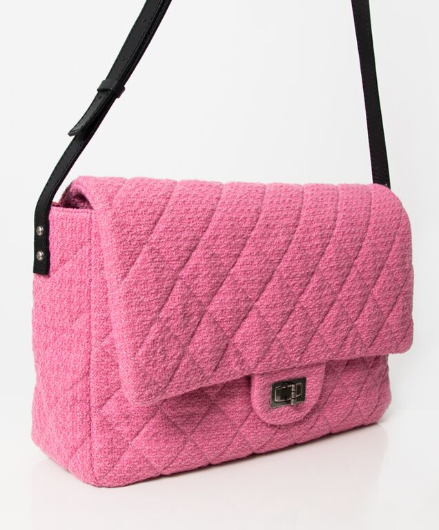 Chanel Rare Reissue Pink Boucle Messenger Bag ○ Labellov ○ Buy and Sell  Authentic Luxury