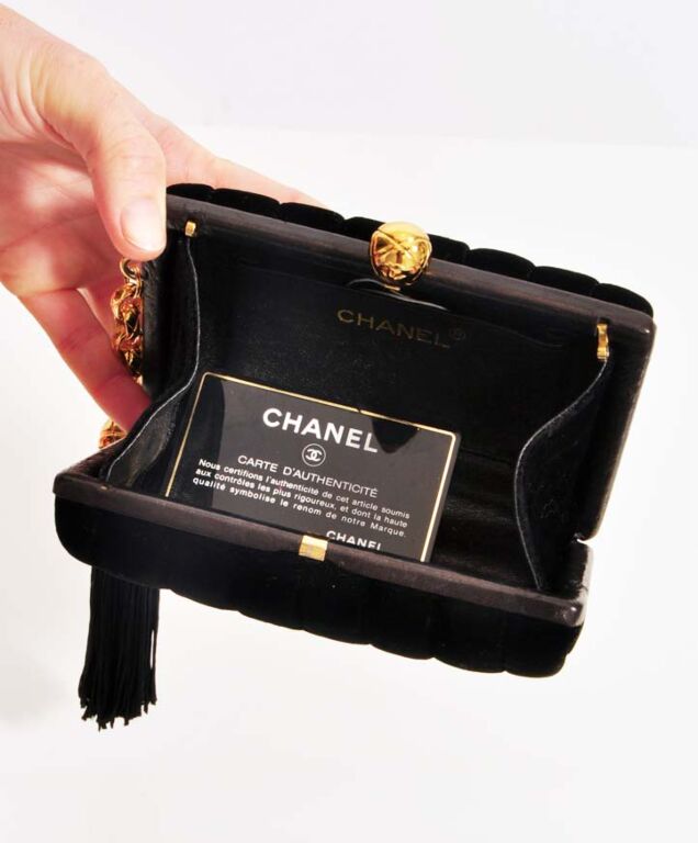 Chanel clutch ○ Labellov ○ Buy and Sell Authentic Luxury