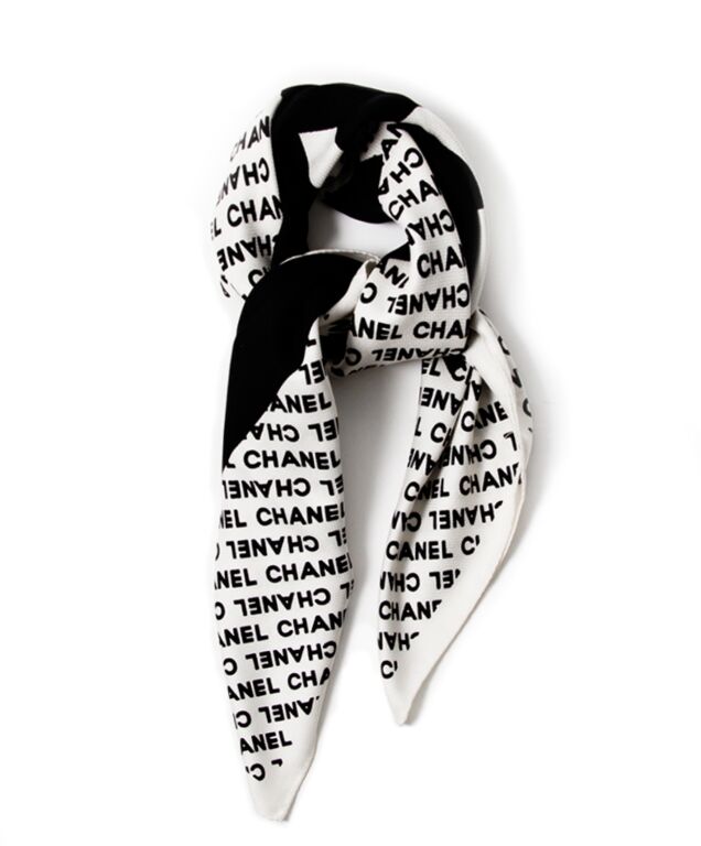 Chanel Black And White CC Scarf ○ Labellov ○ Buy and Sell Authentic Luxury