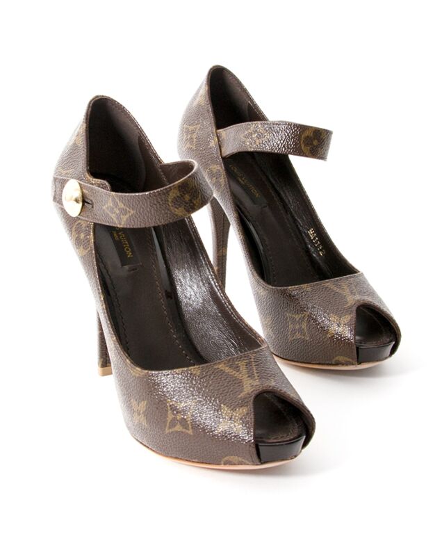 Louis Vuitton Monogram Canvas Ritual Mary Jane Peep Toe Pumps Size 36 For  Sale at 1stDibs