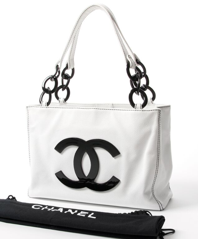 Chanel White Caviar Leather Classic Tote Bag.  Luxury, Lot #77013