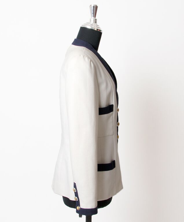 Vintage discount chanel blazer