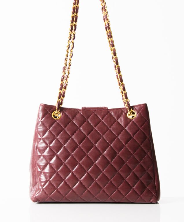 Chanel Burgundy Chain Shoulder Bag ○ Labellov ○ Buy and Sell Authentic  Luxury