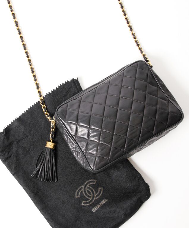 Leather crossbody bag Chanel Black in Leather - 28049113