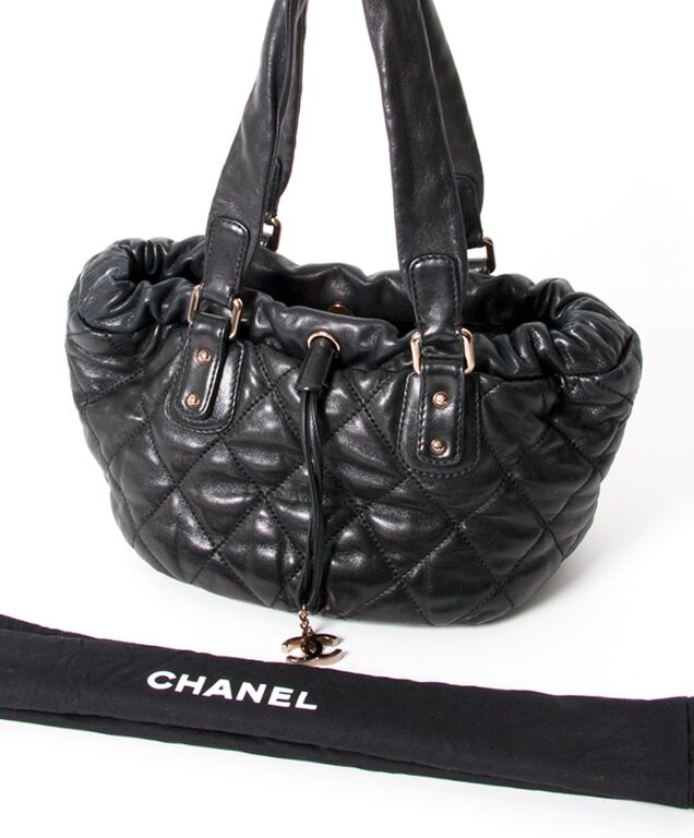 Chanel, Metallic bubble quilted leather flap bag - Unique Designer