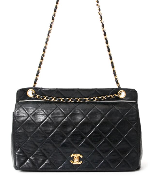 VintageChanel Black Flap Bag ○ Labellov ○ Buy and Sell Authentic Luxury