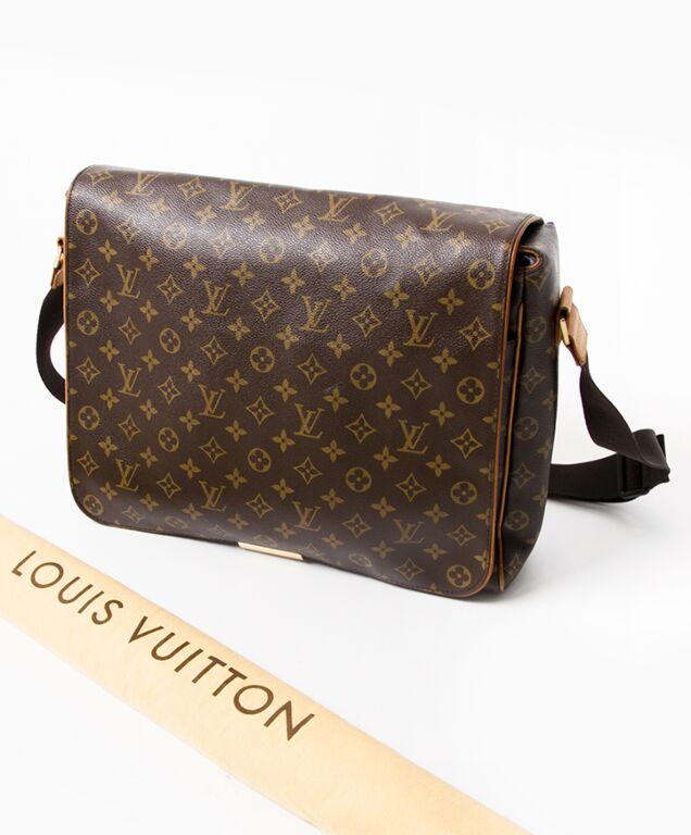Lv abbesses messenger 2025 bag