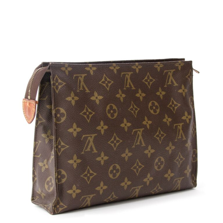 How to turn the Louis Vuitton Toiletry Pouch 26 into a Cross Body