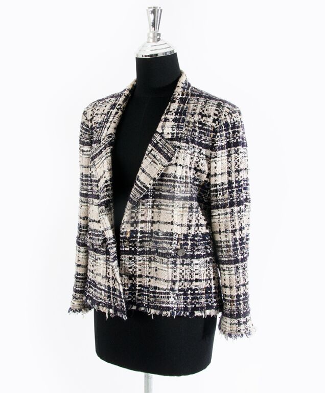 Chanel Black And White Checked Bouclé Jacket ○ Labellov ○ Buy