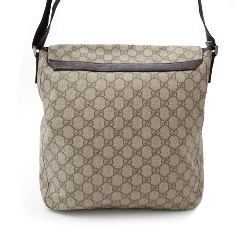 GUCCI IMPRIME MONOGRAM MEDIUM SILVER MESSENGER BAG - CRTBLNCHSHP