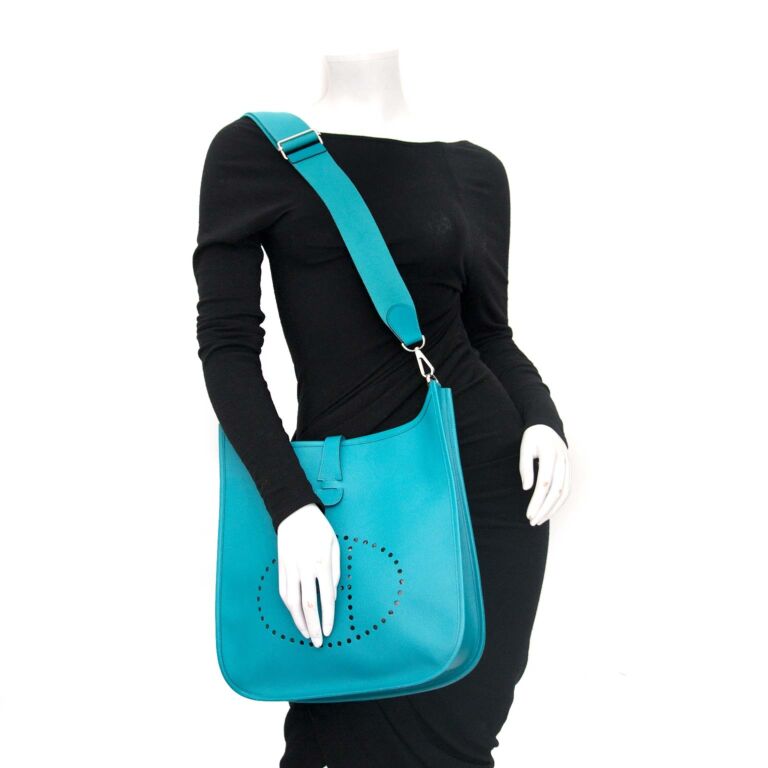 Evelyne leather crossbody bag Hermès Blue in Leather - 34946648