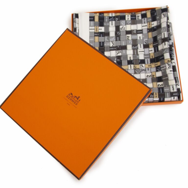 Hèrmes Bolduc Au Carré Scarf ○ Labellov ○ Buy and Sell