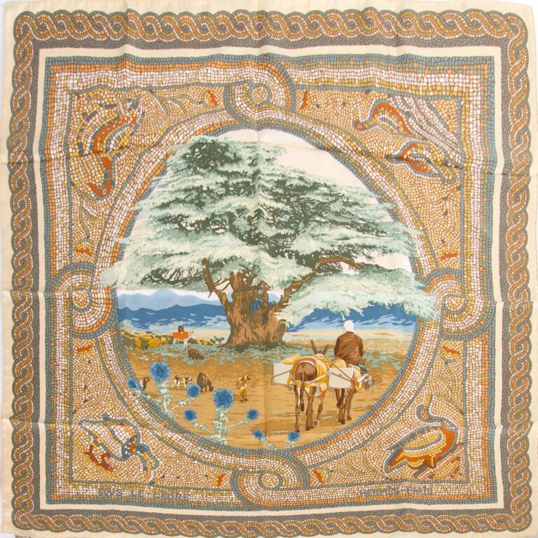 Hermès Sous le Cèdre シルクスカーフ Hermès Silk Scarf Sous Le Cèdre ○ Labellov ○ Buy and Sell