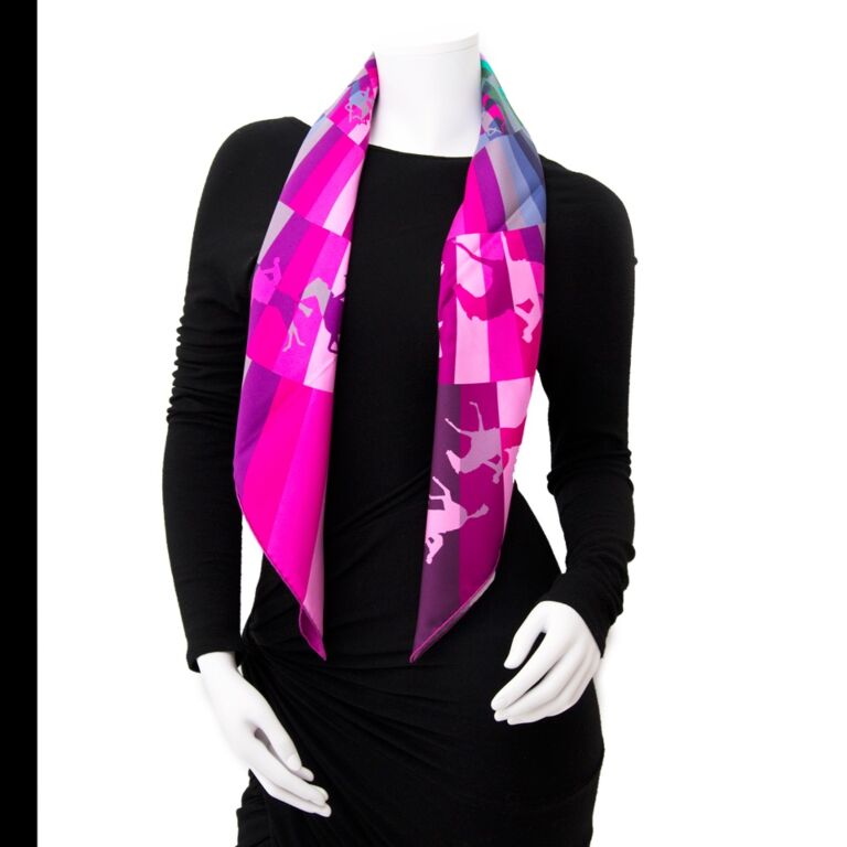 送料込み【HERMES】エルメス GALOP CHROMATIQUE SILK SCARF Hermès Silk Scarf Carre 