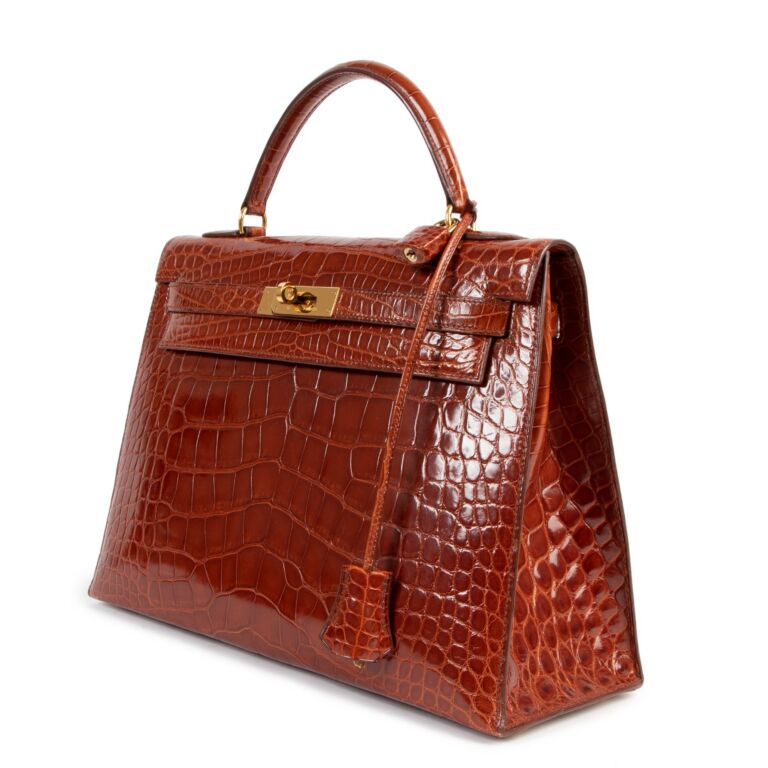 Hermes Shiny Vert Cypress Crocodile Porosus Kelly 32 cm GoldHW Authentic  HERMÈS - SANDIA EXCHANGE