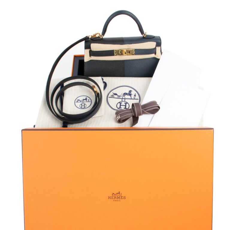 Hermes Kelly Mini II Handbag Black Epsom with Gold Hardware 20