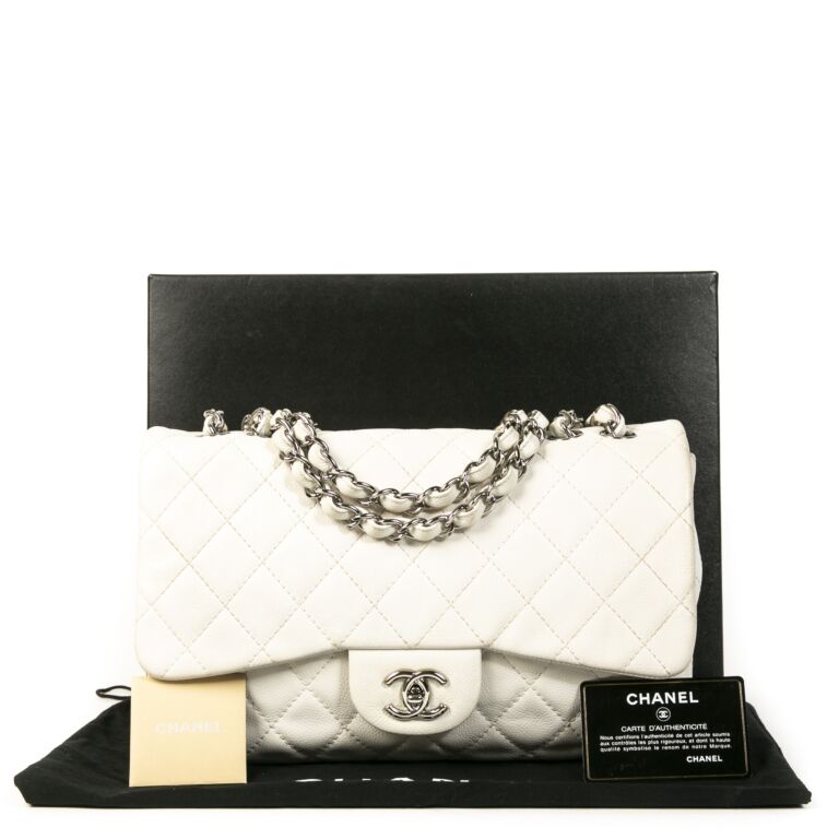 Rare Chanel White caviar jumbo classic flap bag Leather ref.172122