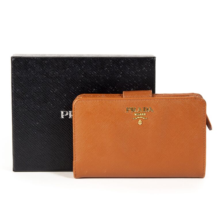 Prada Orange Wallet Lampo Rame ○ Labellov ○ Buy and Sell