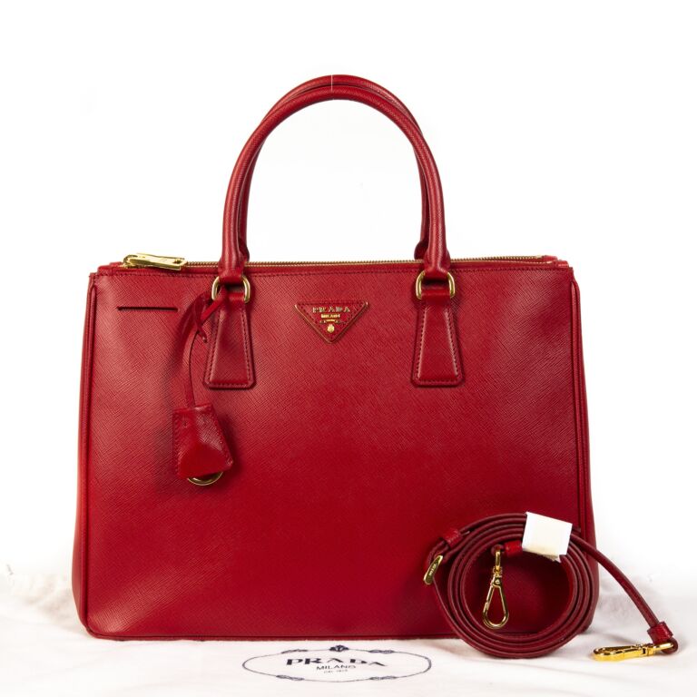 PRADA レッド ハンドバッグ Prada Red Leather Top Handle Bag + Strap ○ Labellov ○ Buy and