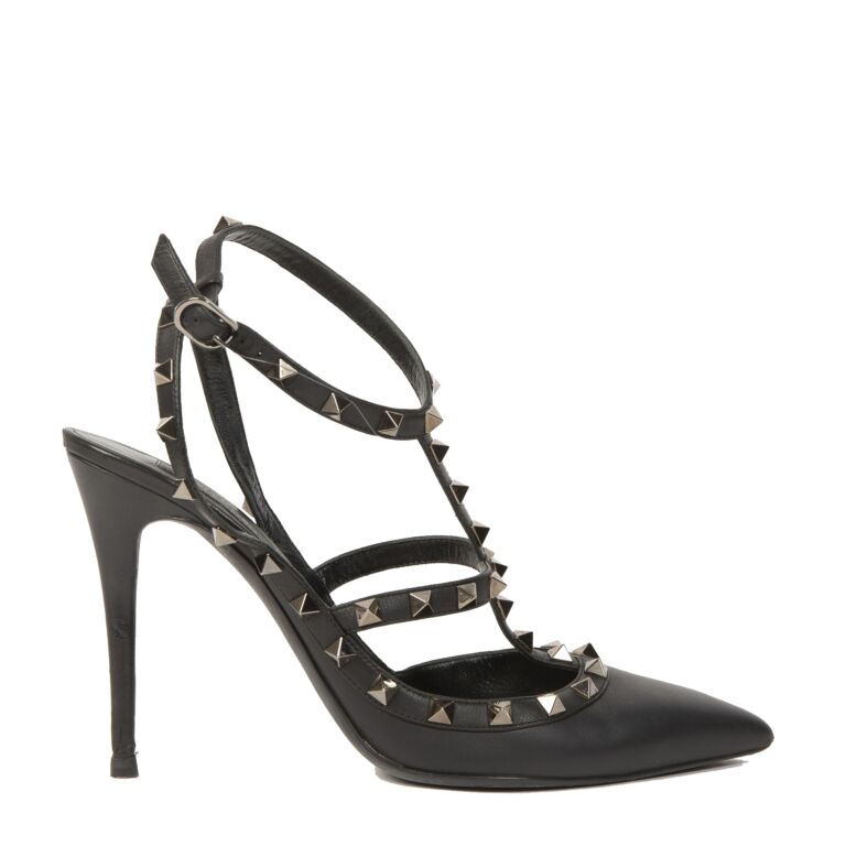 Valentino Garavani Noir Rockstud Pumps - size 40 Labellov Buy and Sell ...