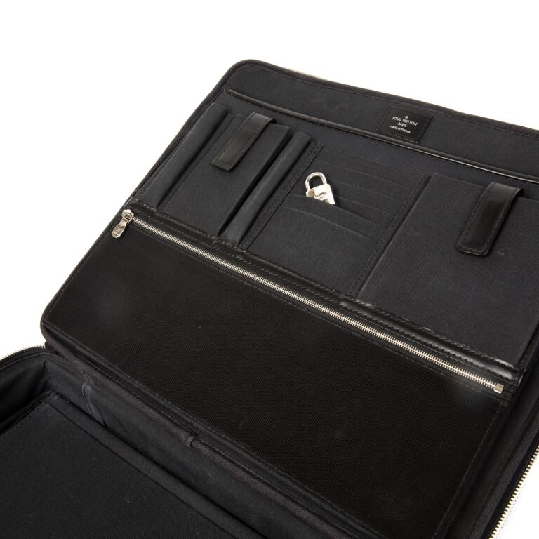 Sold at Auction: Louis Vuitton, Louis Vuitton Damier Graphite Steve Laptop  Bag