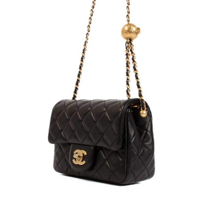 Chanel 22C Pearl Crush Light Beige Lambskin Square Mini Classic Flap with  Antique Gold Hardware