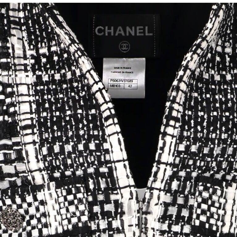 chanel black and white tweed blazer
