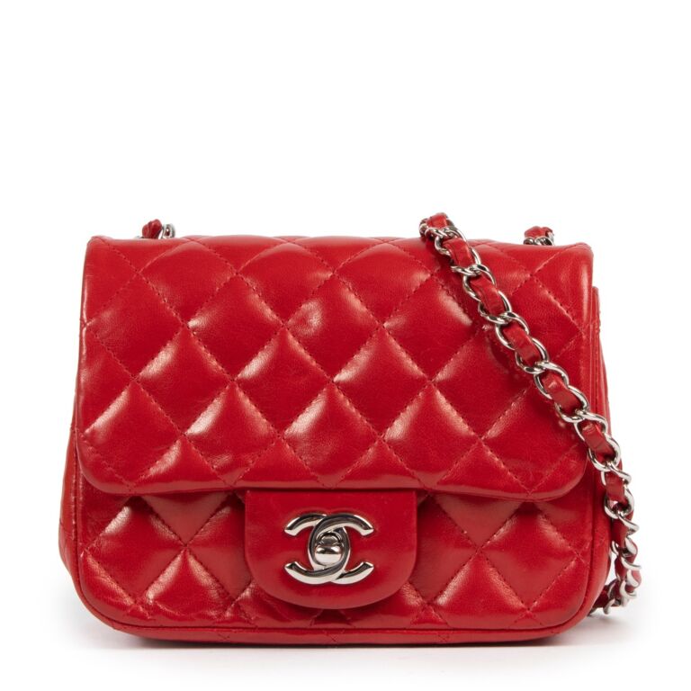  Chanel, Pre-Loved Red Quilted Lambskin Classic Square Flap Mini,  Red : Luxury Stores