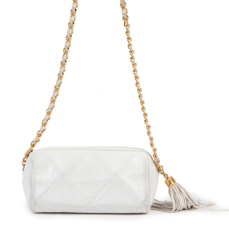 Chanel discount quilted crossbody