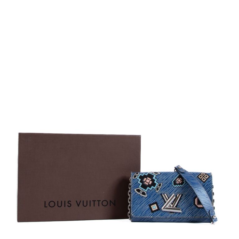 Louis Vuitton EPI Love Lock Twist Chain Wallet