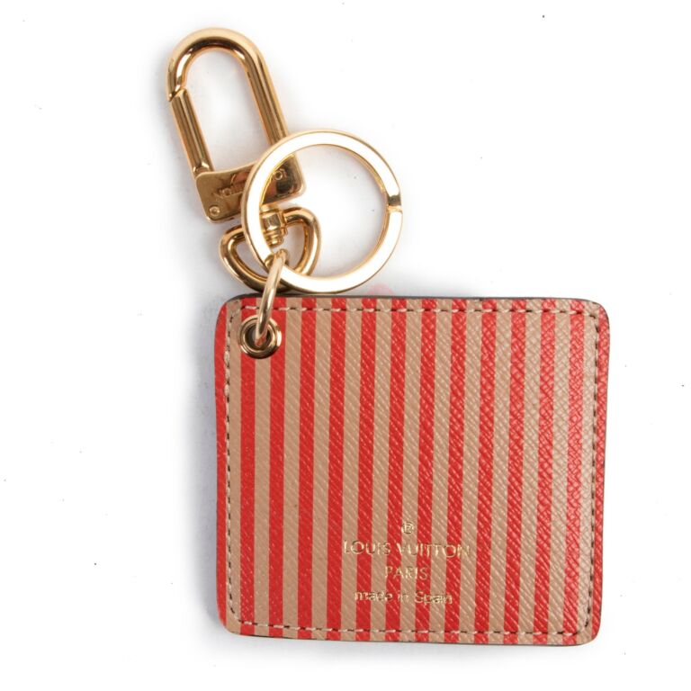 White louis vuitton 2025 keychain