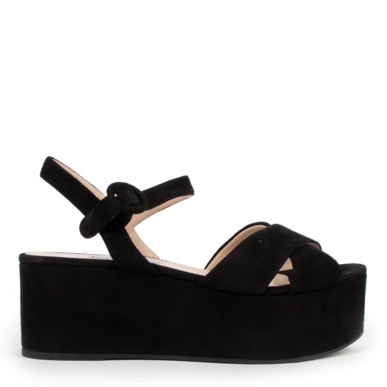 サンダル・ミュール Prada Black Suede Sandals Prada // Black Suede Platform Sandal – VSP Consignment