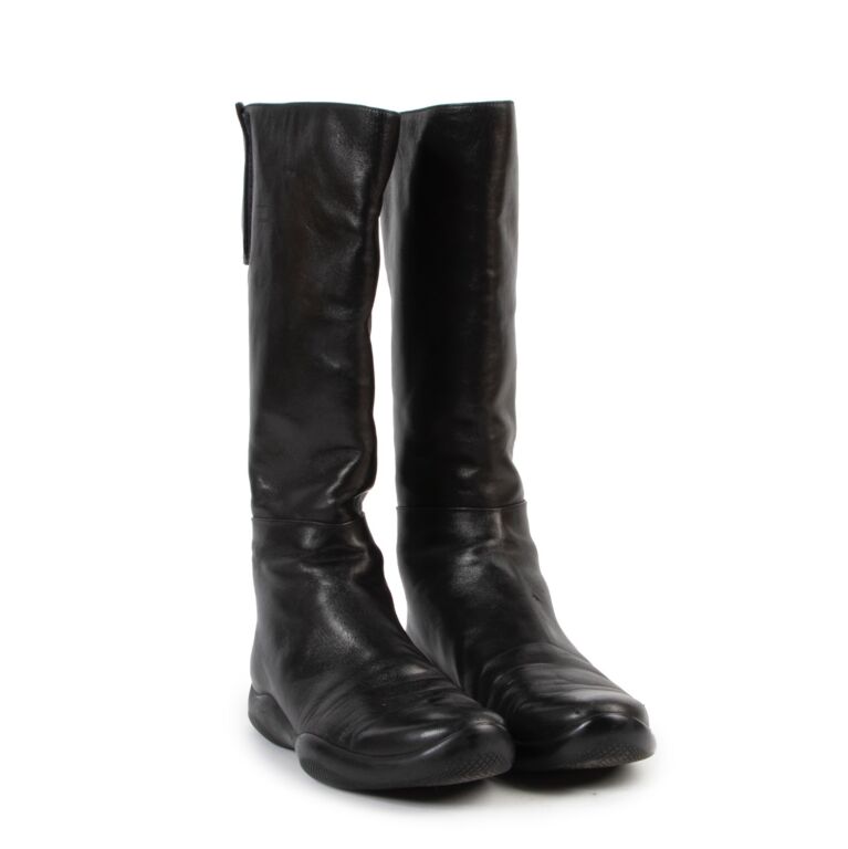 Elektronisch Aannemelijk kolf Prada Black Boots - Size 38 ○ Labellov ○ Buy and Sell Authentic Luxury