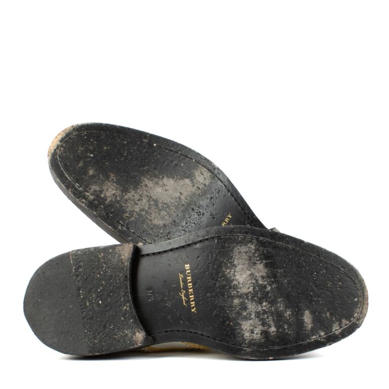 Burberry shoes size 5 deals