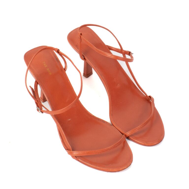 Bare leather sandals