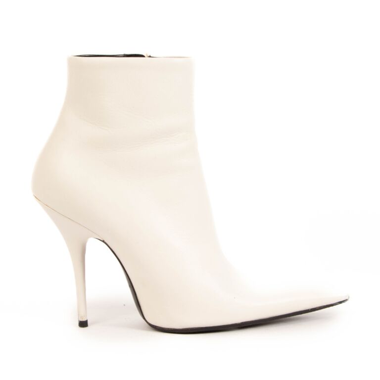 Balenciaga outlet white boots