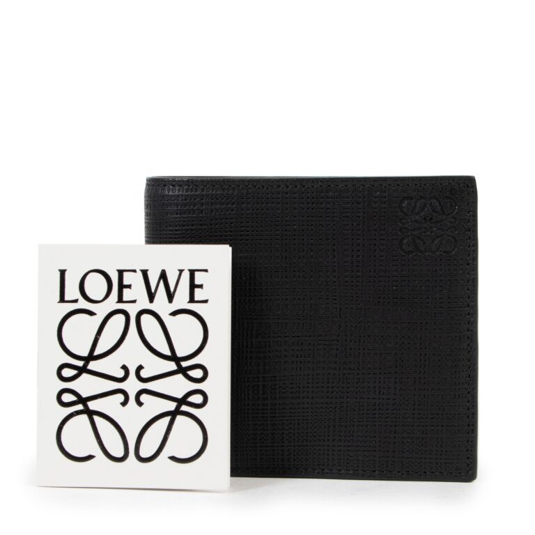 人気♪コイン入れ付き LOEWE ☆LOGO Small Bi Fold Wallet Bifold coin wallet in textured classic calfskin Black - LOEWE