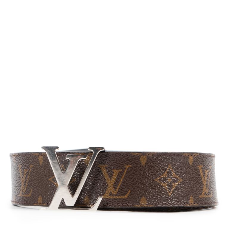 Louis Vuitton Calfskin Reversible Initiales 40mm Belt - Size 44 / 110 –  LuxeDH