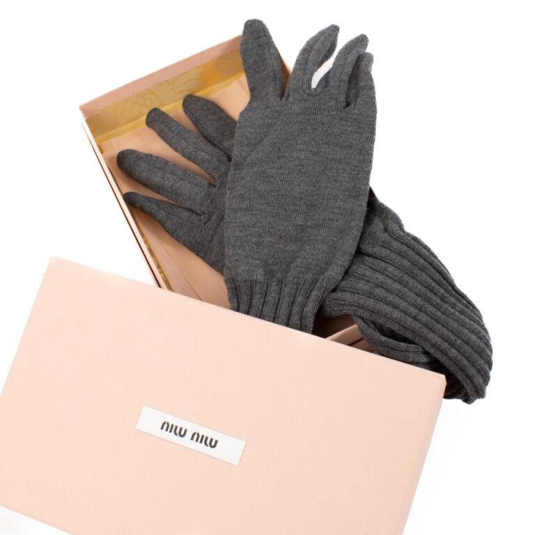 Miu Miu Grey Wool Gloves - Size S ○ Labellov ○ Buy and