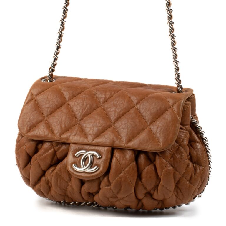 【CHANEL】Chanel Bubble Quilted Bag★シャネル【ランク:A】 CHANEL BUBBLE-QUILTED BOWLER BAG – AFTERLIFE MODE